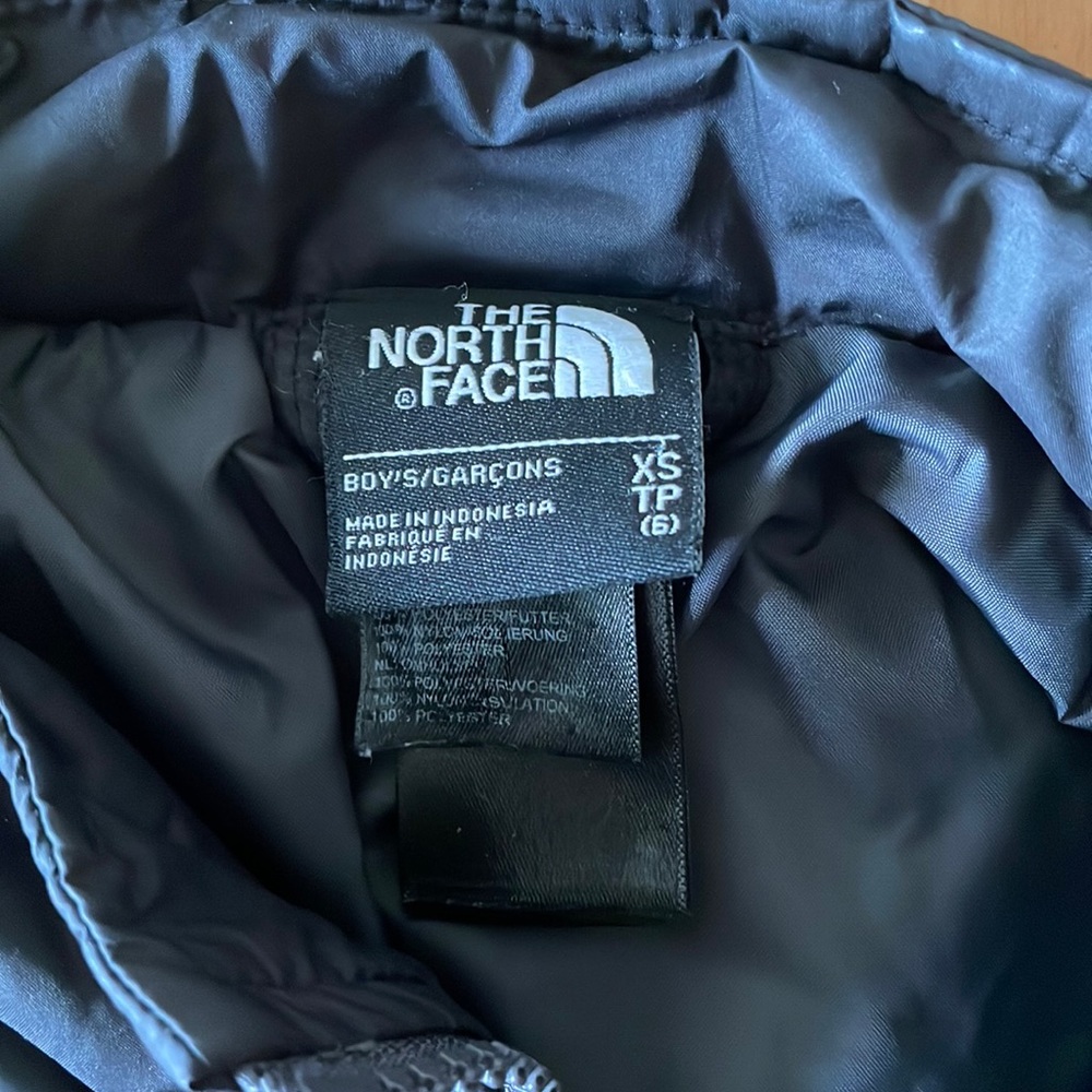 Boys size xs The north face black /grey 2 piece jacket